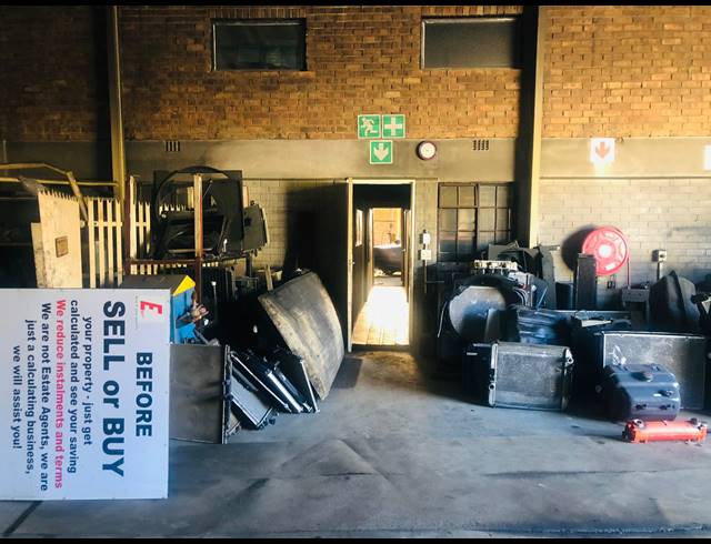 674M² FACTORY FOR SALE IN RUSTENBURG CENTRAL